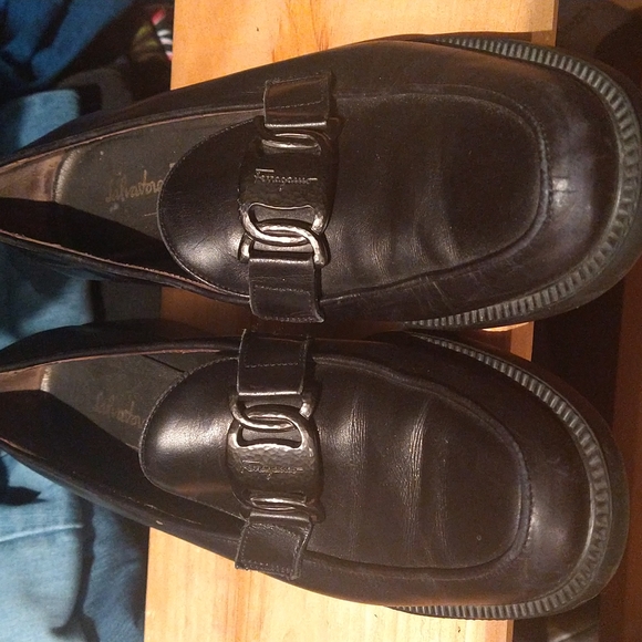 Black Ferragamo Loafers Excellent Condition size 6 to 7? - Picture 2 of 11